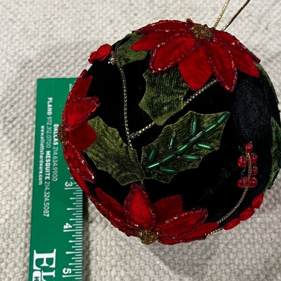 Beaded Velvet Christmas Ornaments Poinsettias Holly Red Black - Picture 8 of 8